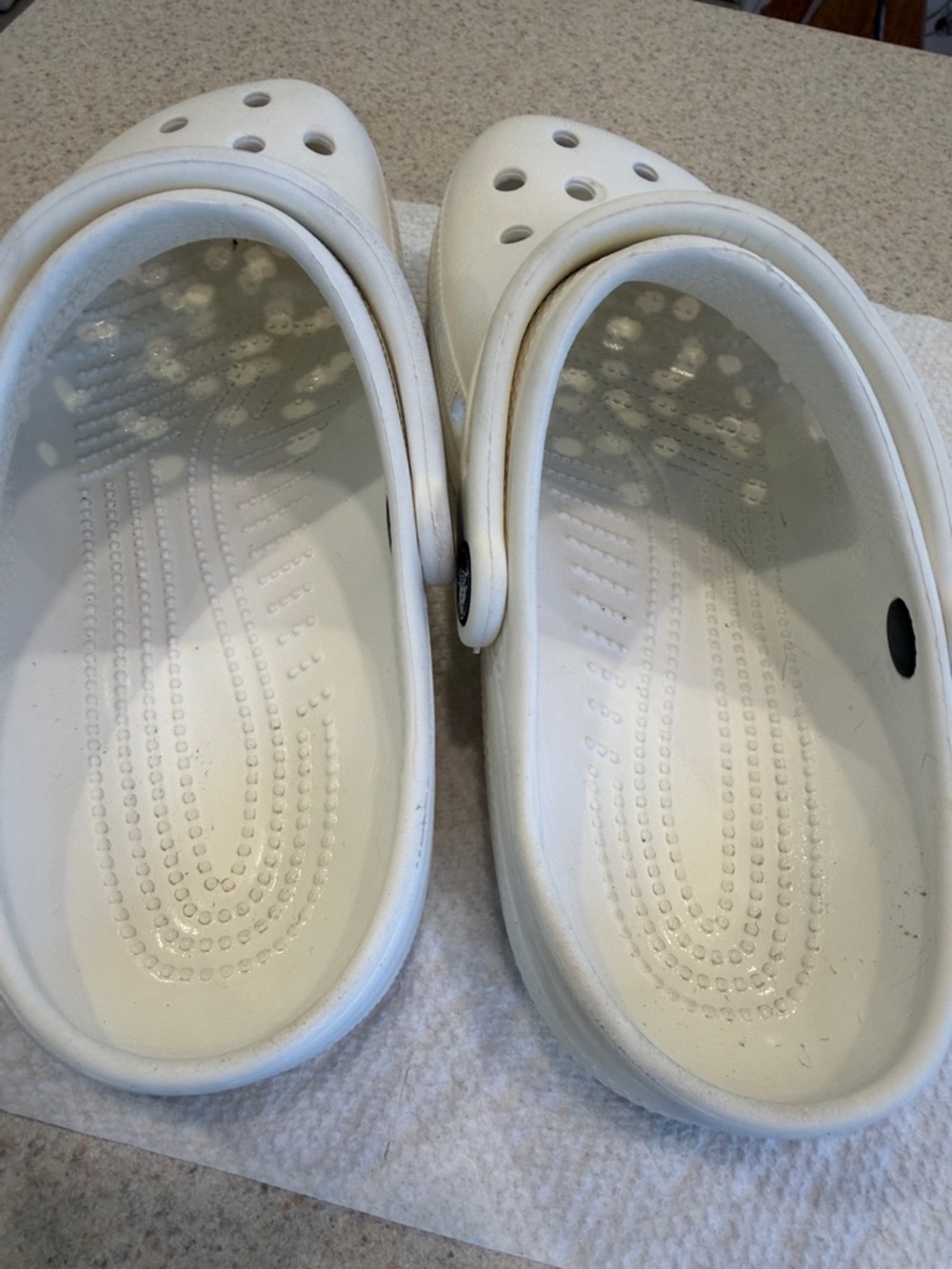 CROCS Adults White Classic Clog Sandals women’s size 7, men’s size 5 - Picture 2 of 14